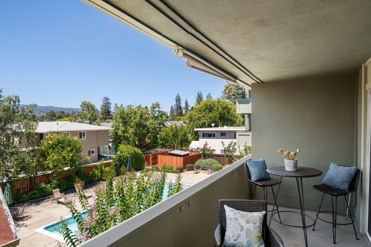 Hudson ST Unit: 207