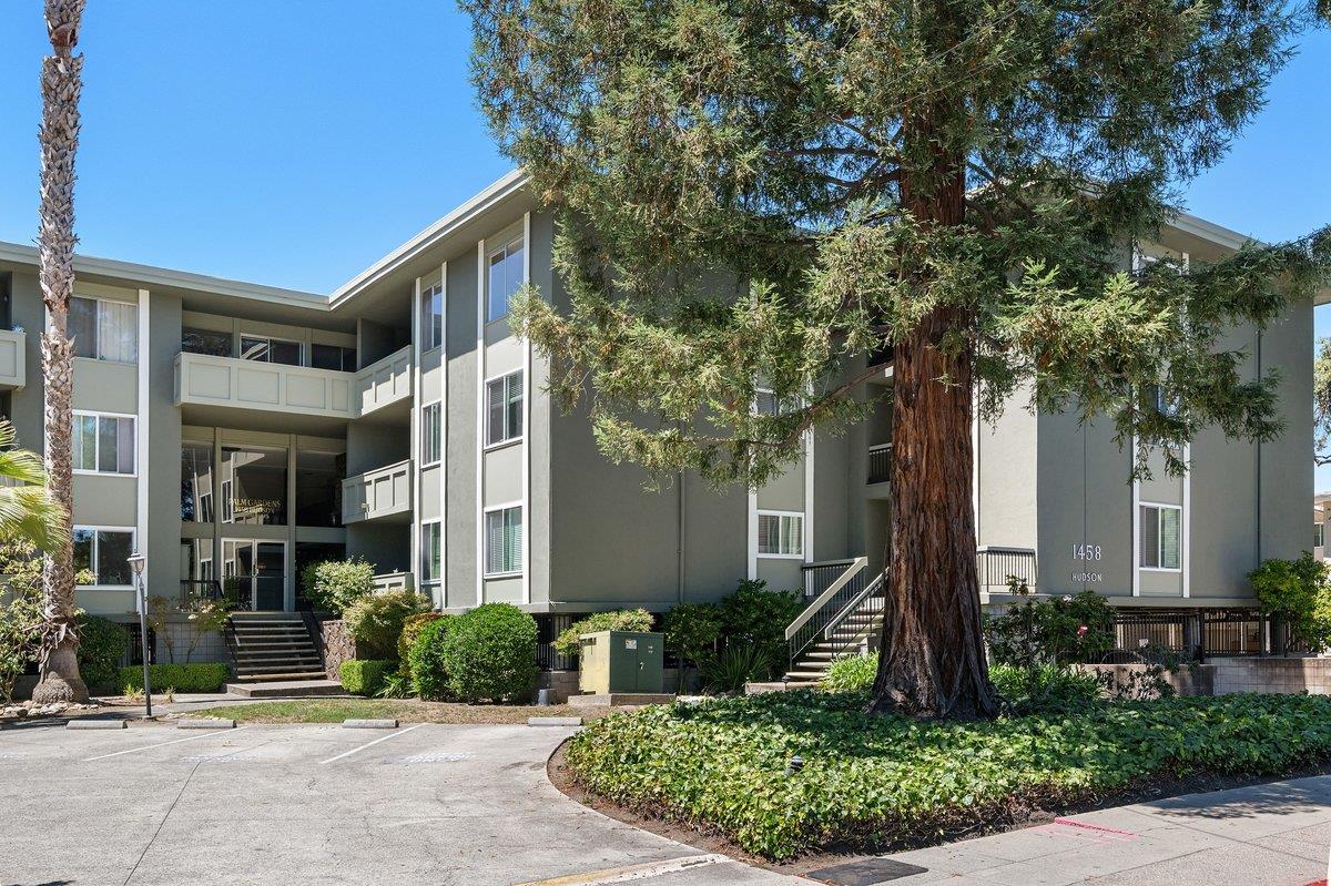 Hudson ST Unit: 207