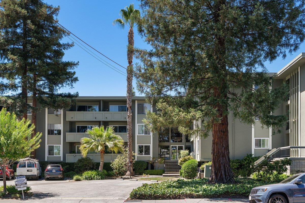 Hudson ST Unit: 207