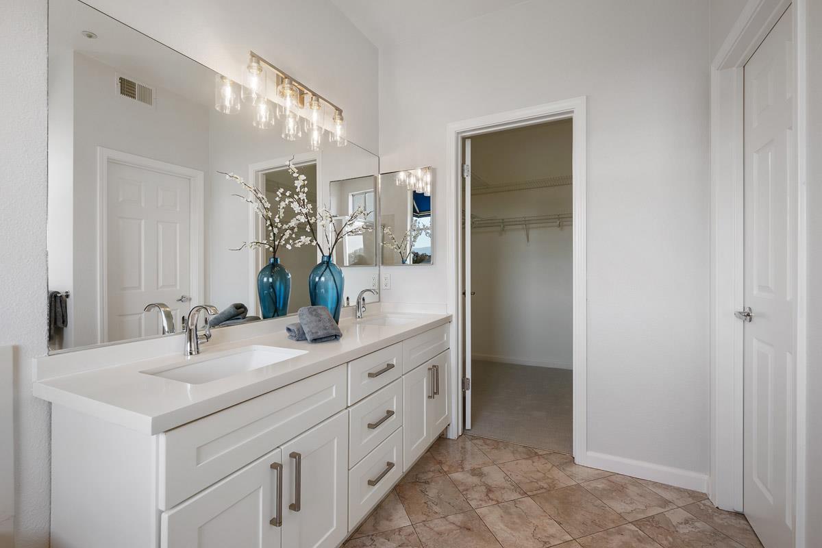 500 Baltic CIR 518