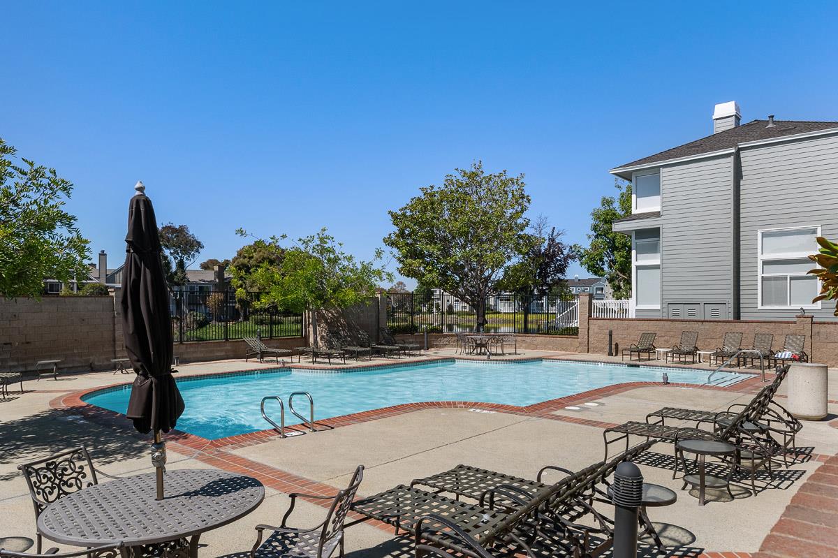 845 Columbia CIR