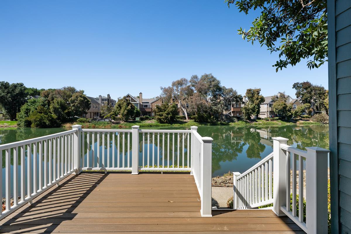 845 Columbia CIR
