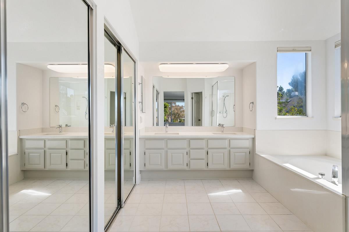 845 Columbia CIR