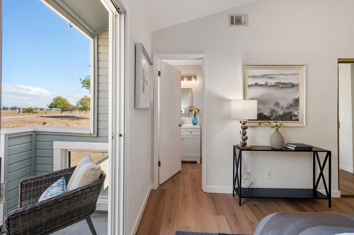 825 Portwalk PL