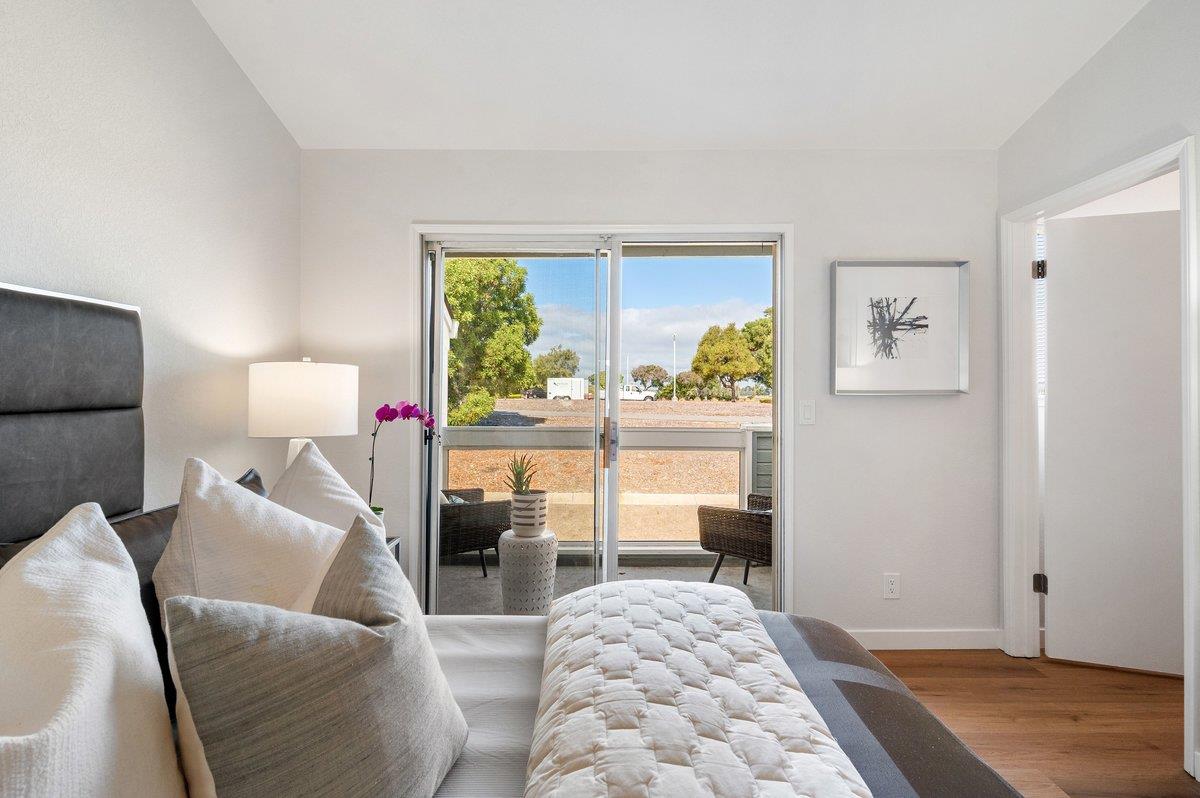 825 Portwalk PL