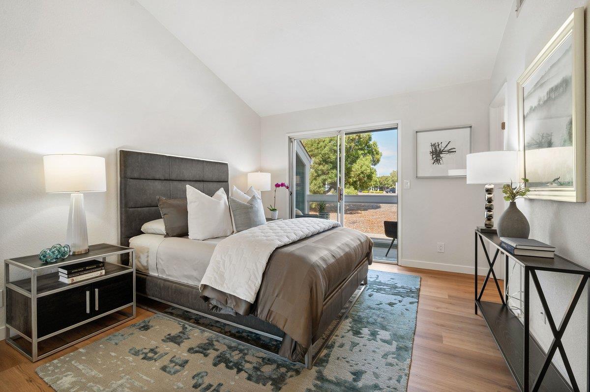 825 Portwalk PL