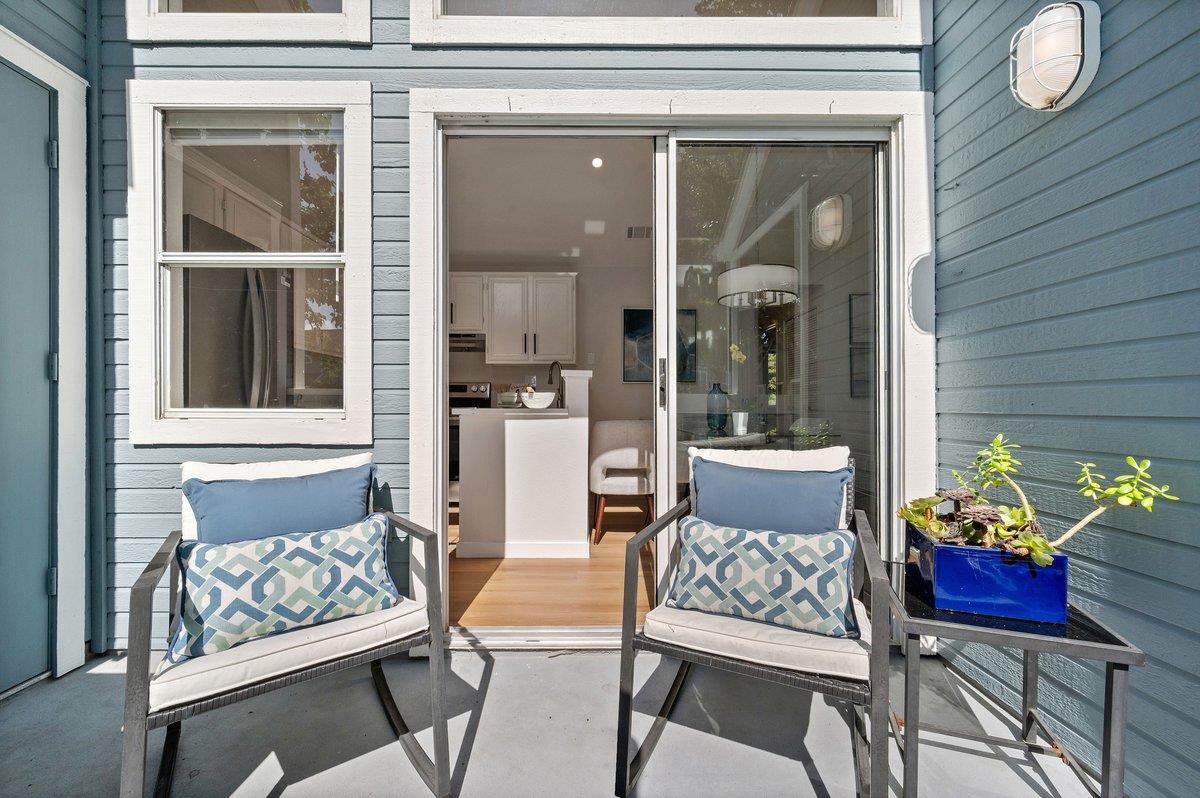 825 Portwalk PL