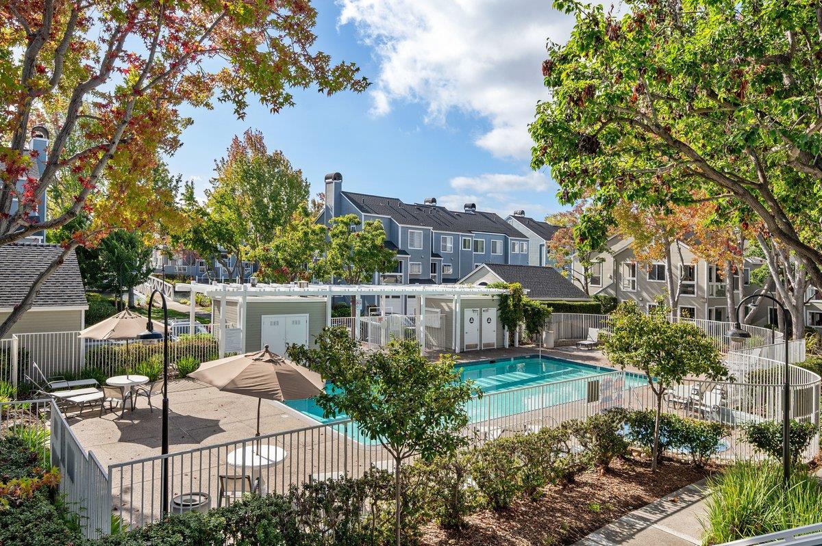 825 Portwalk PL