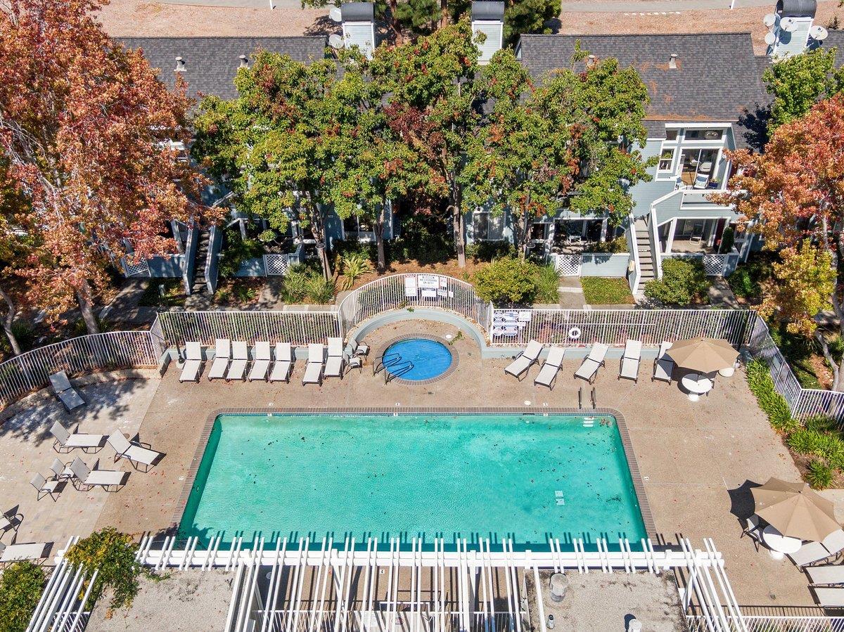 825 Portwalk PL