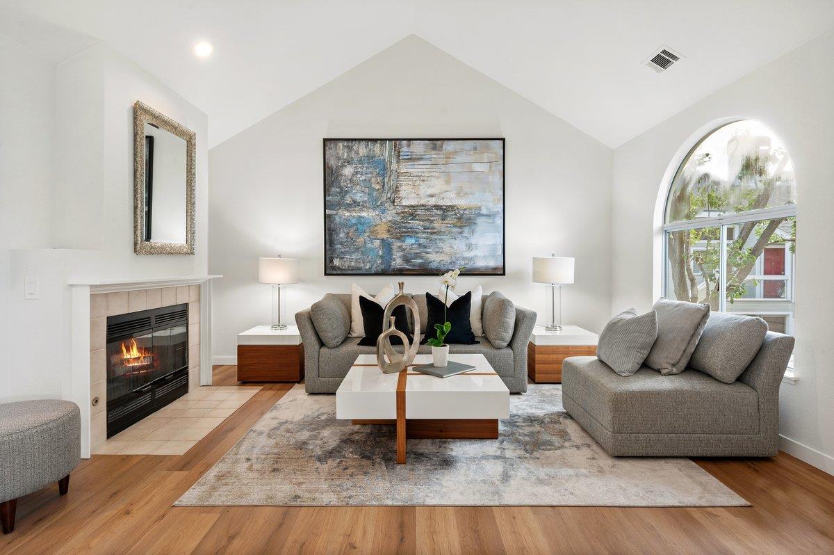 825 Portwalk PL