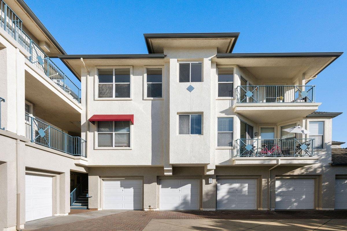 300 Baltic CIR 340