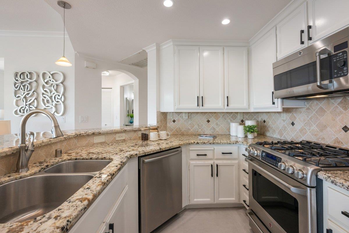 300 Baltic CIR 340