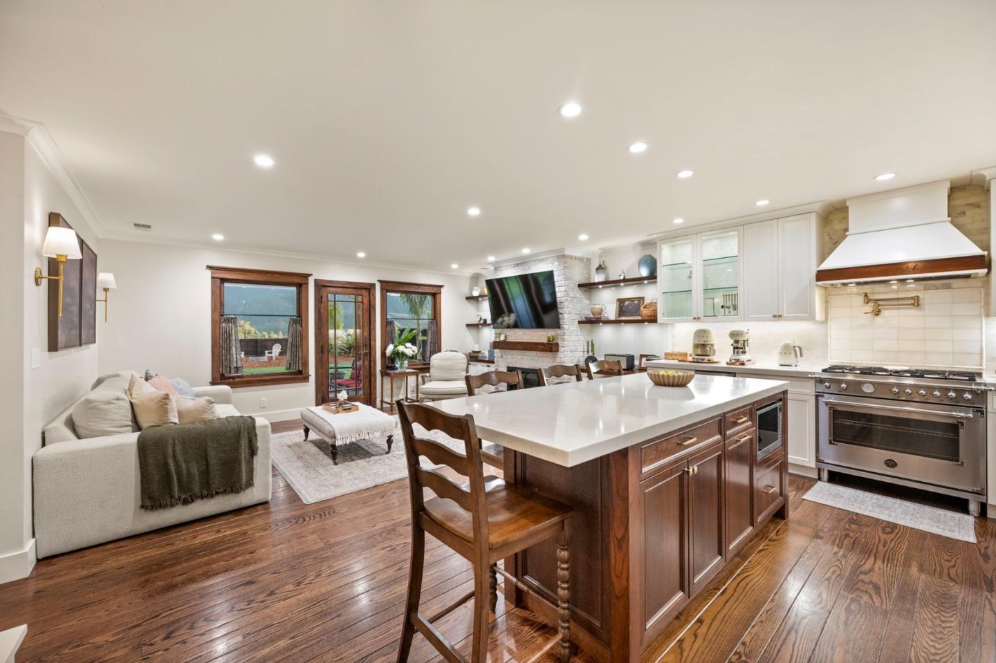 908 Corona Drive
