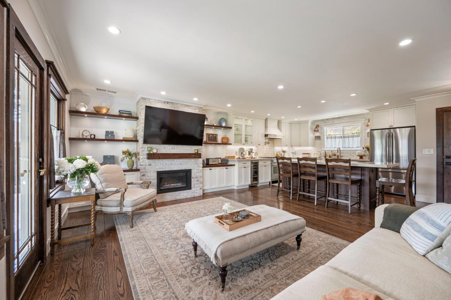 908 Corona Drive