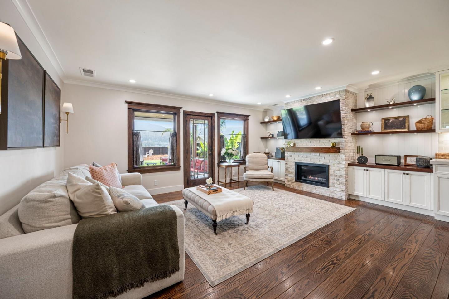 908 Corona Drive