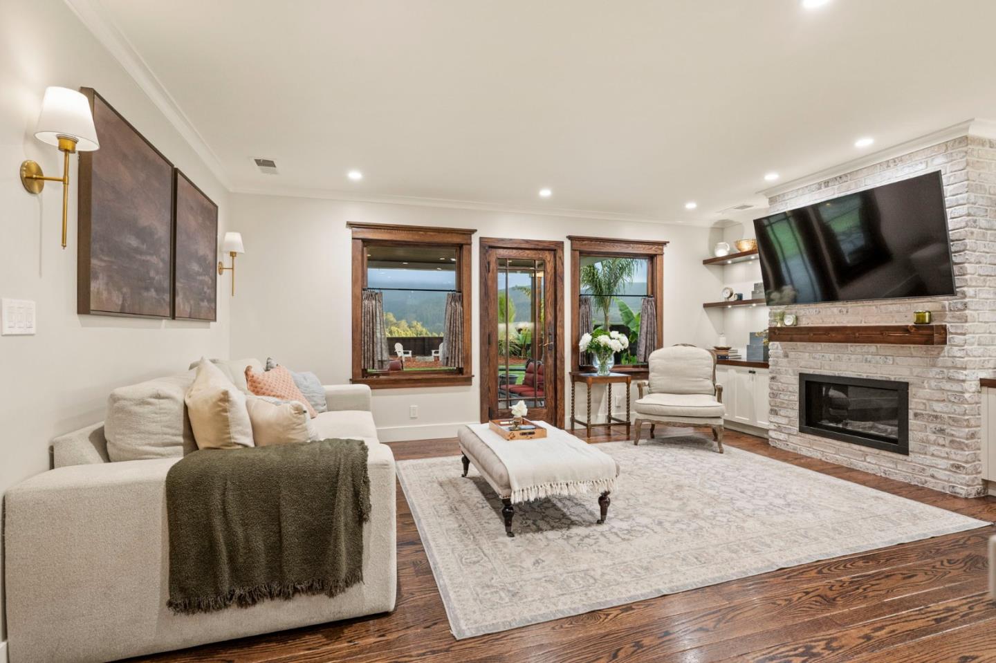 908 Corona Drive