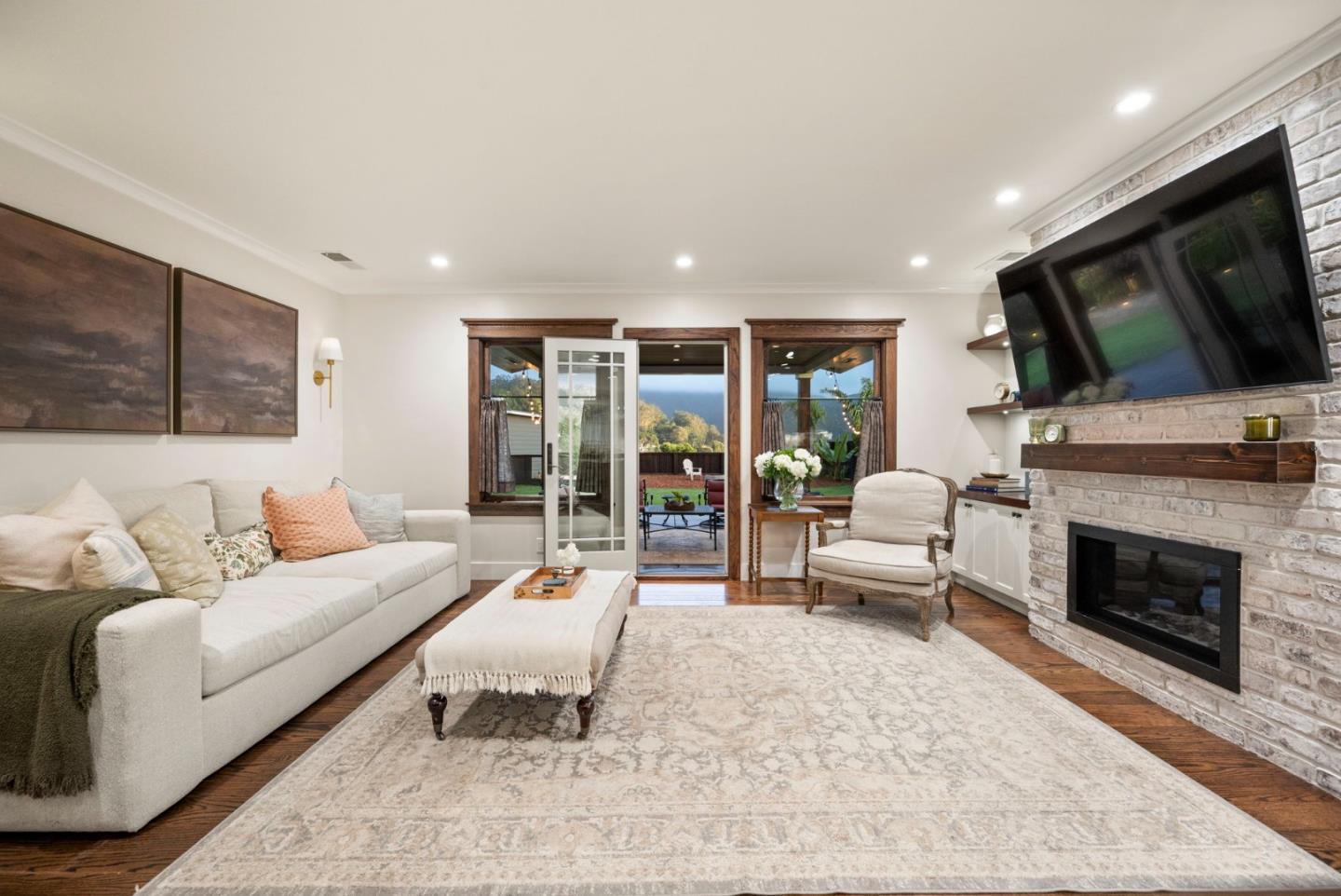 908 Corona Drive