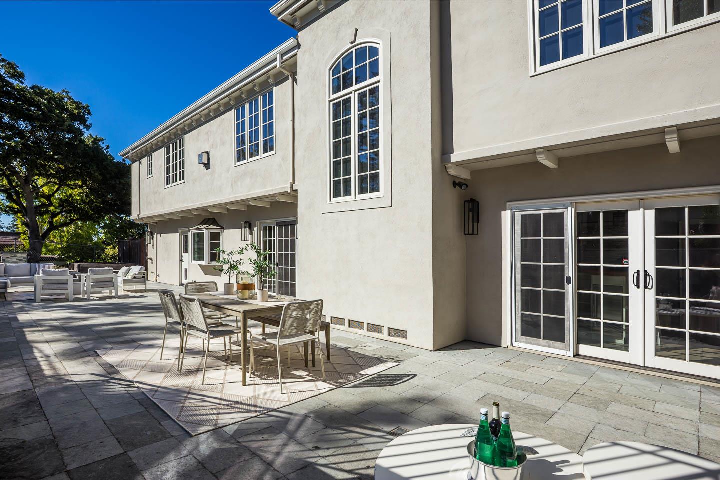 433 El Centro RD