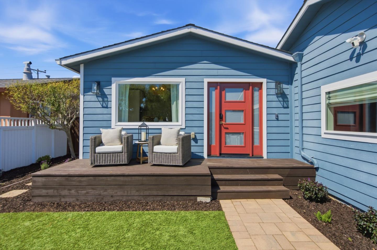 2339 Clipper ST