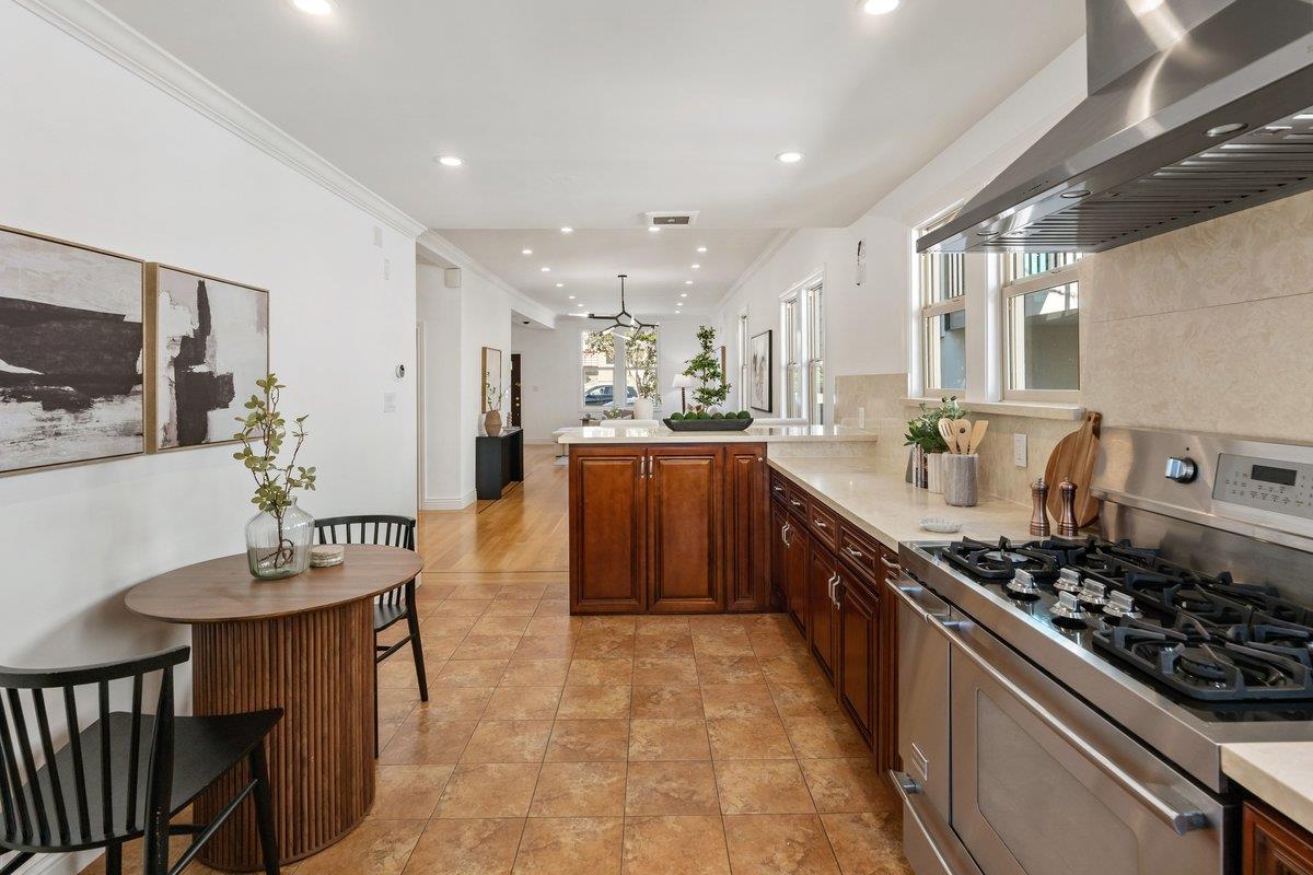 643 Grand AVE