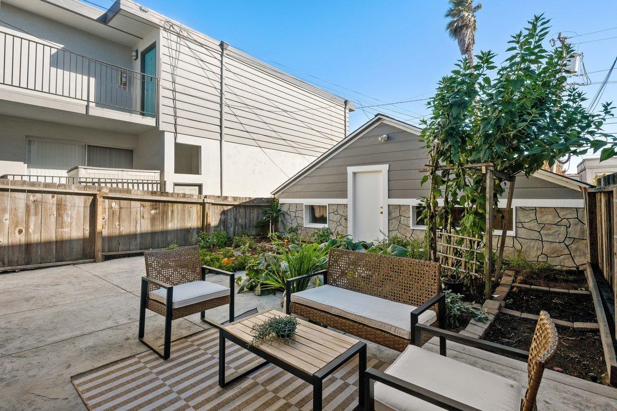 643 Grand AVE