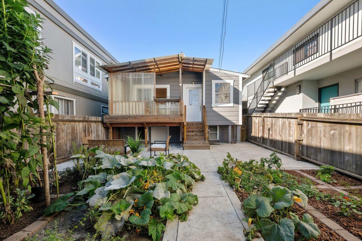 643 Grand AVE