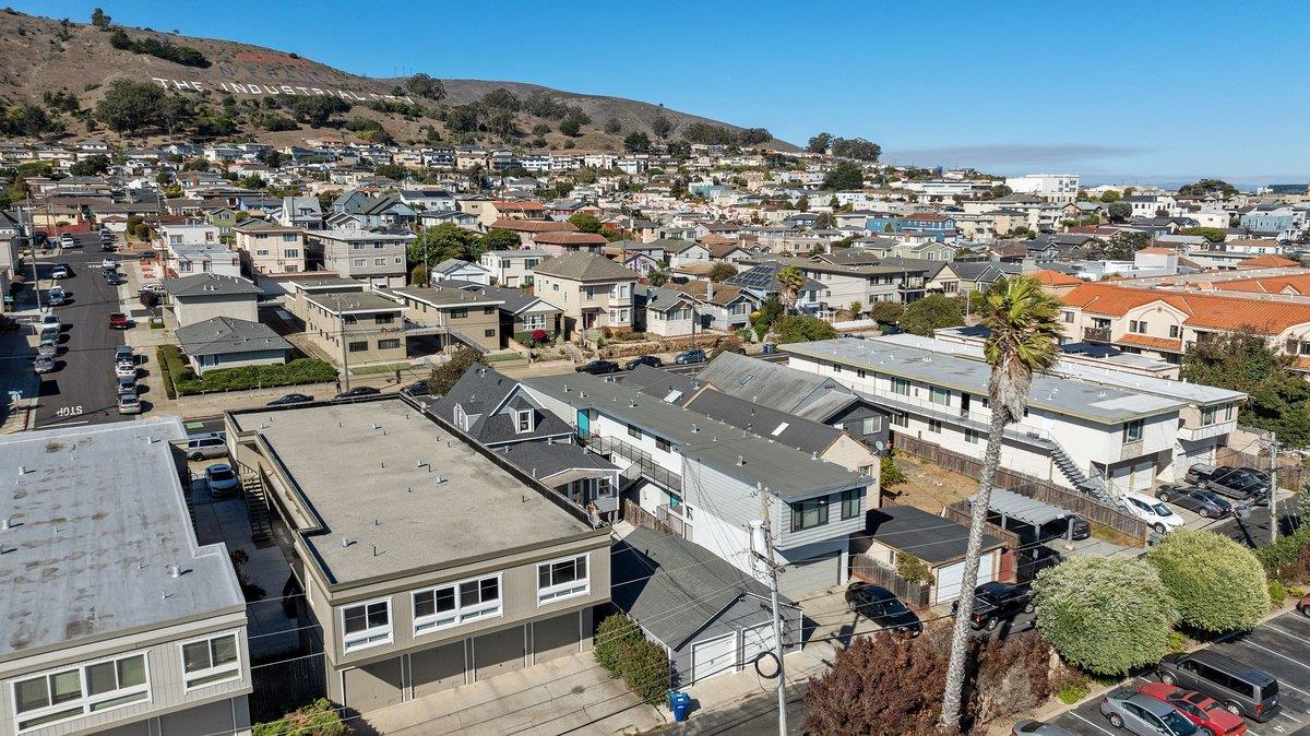 643 Grand AVE