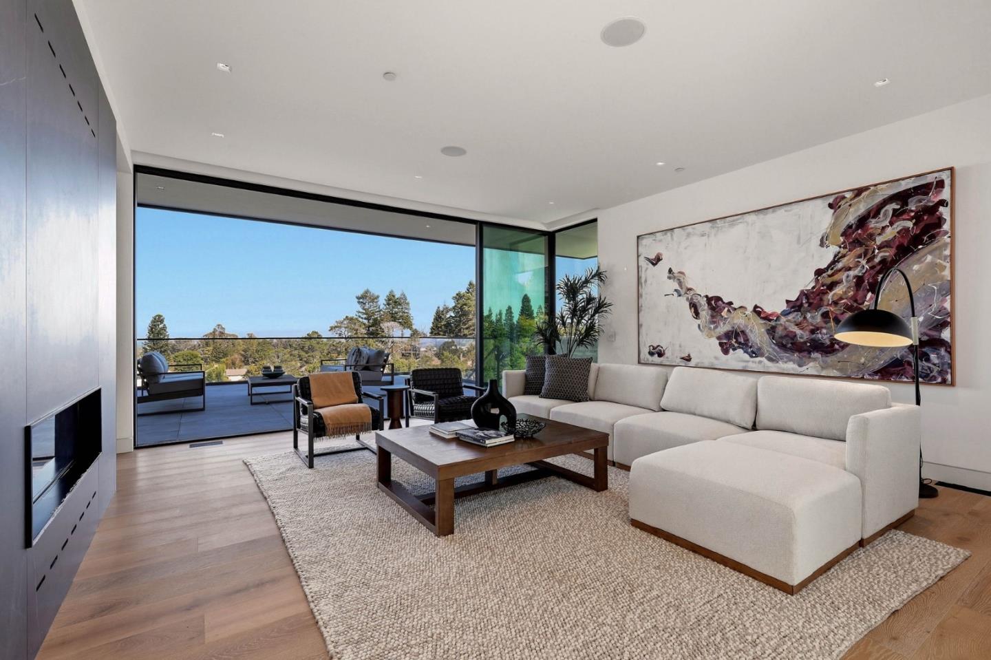 950 Macadamia DR