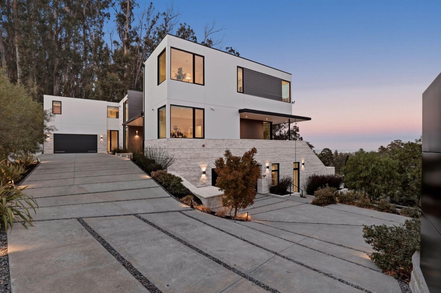950 Macadamia DR