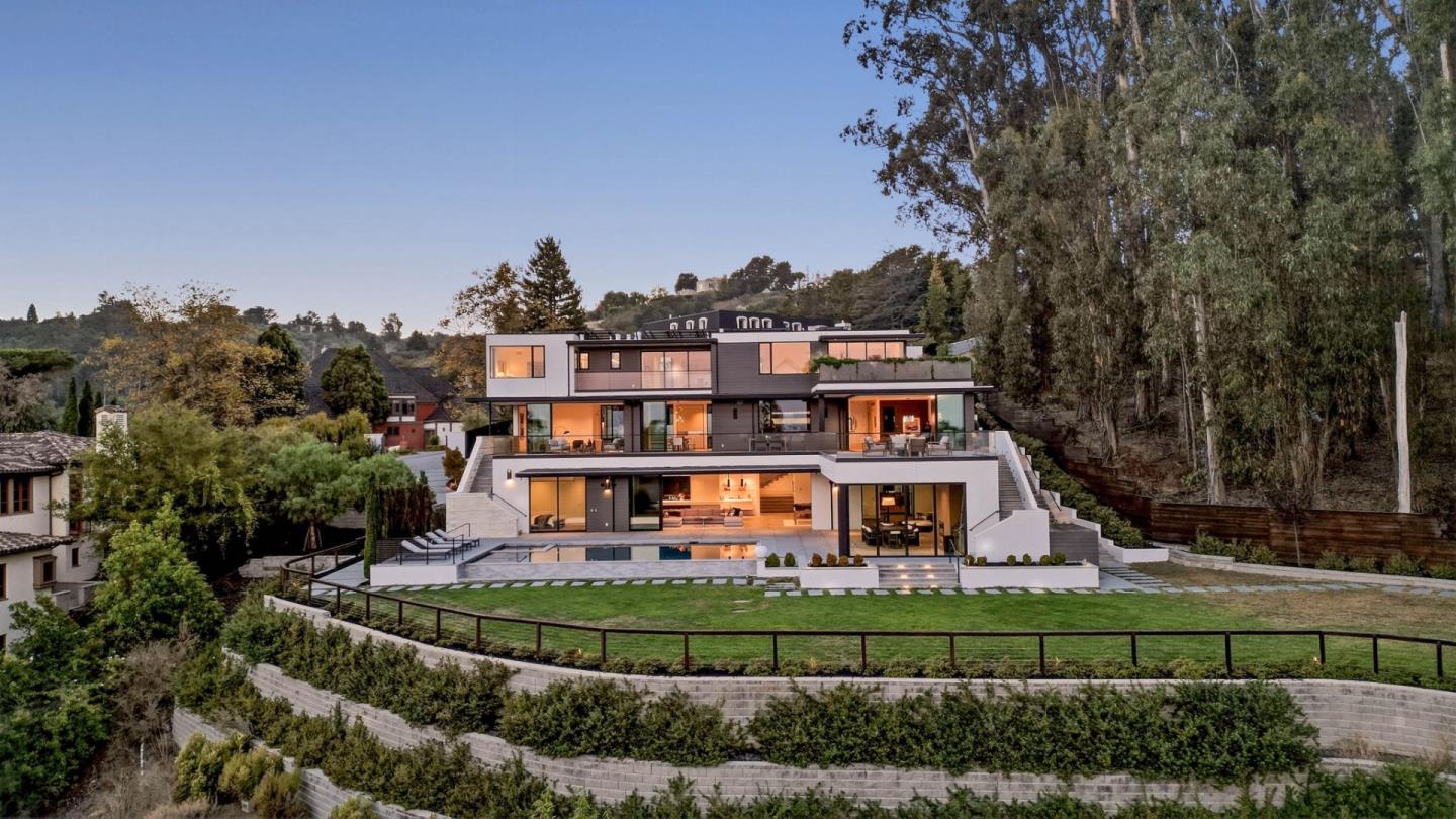 950 Macadamia DR