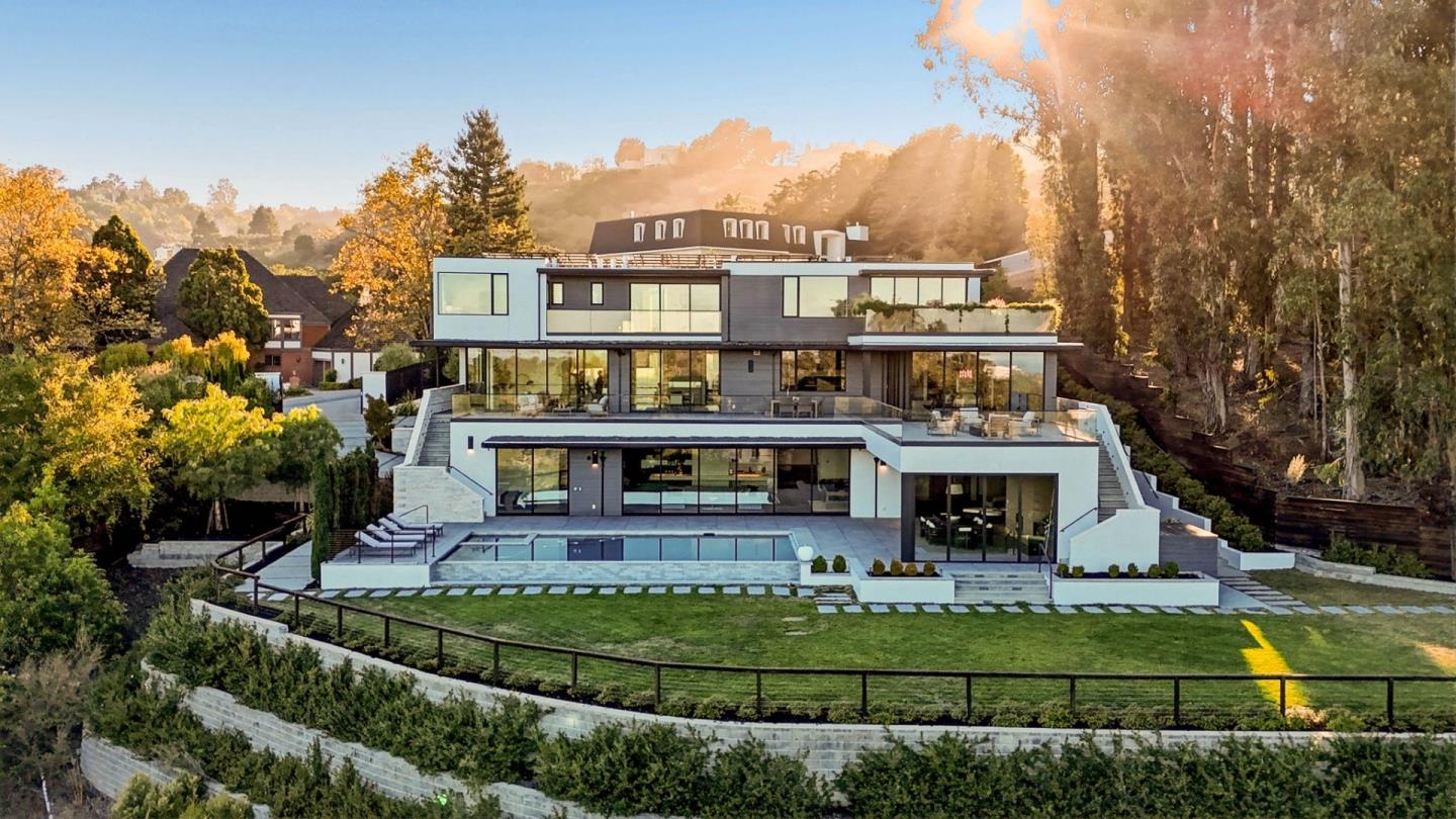 950 Macadamia DR