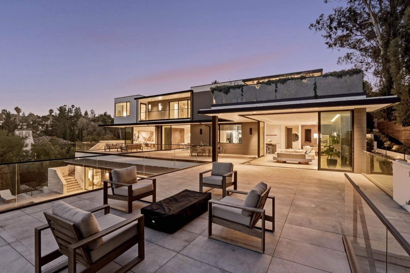 950 Macadamia DR