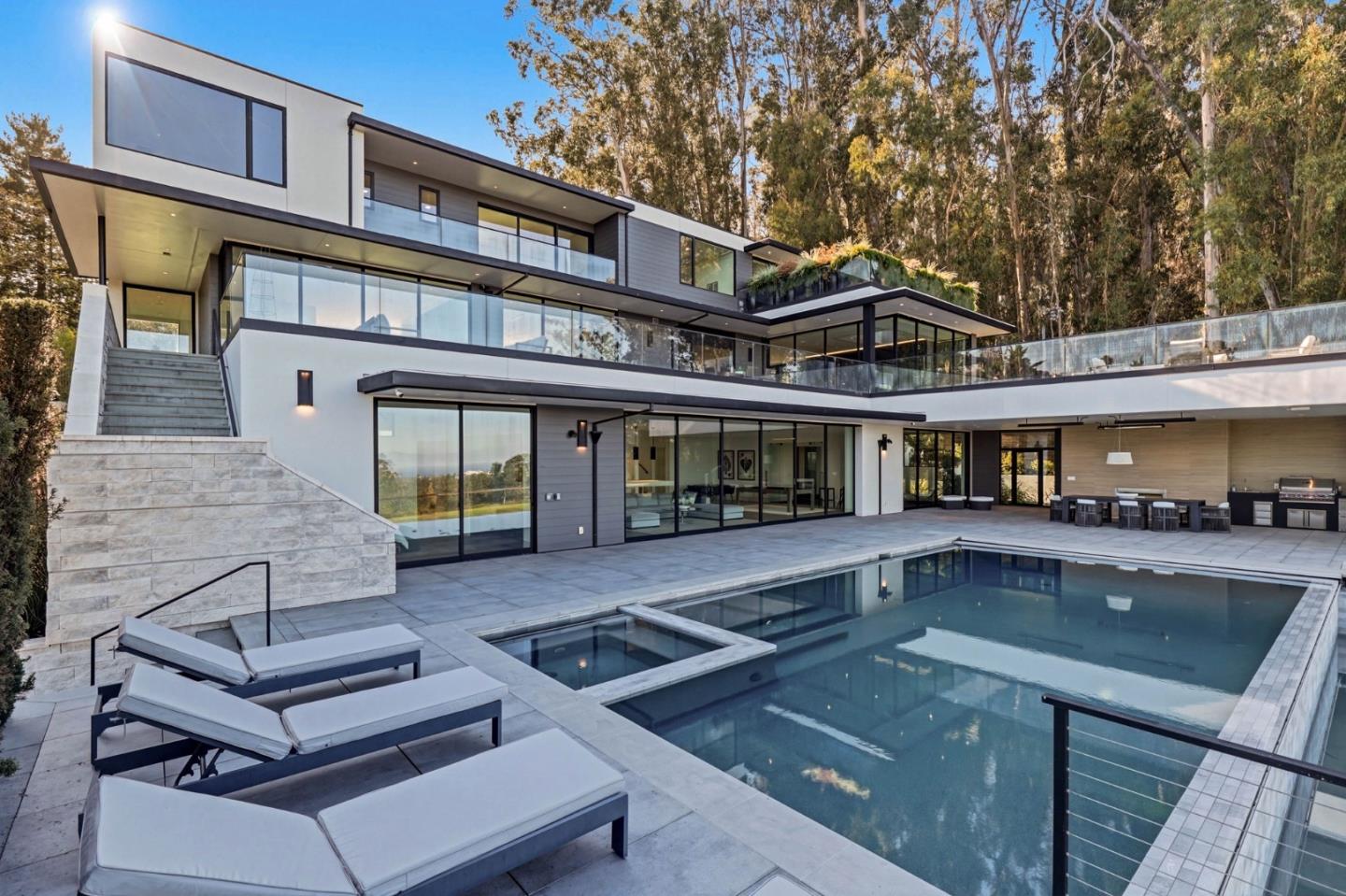 950 Macadamia DR