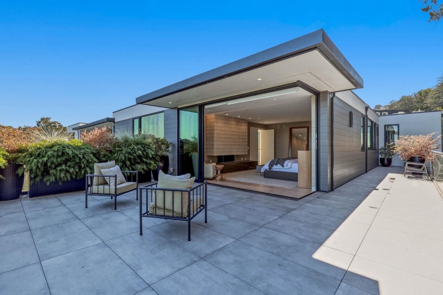950 Macadamia DR