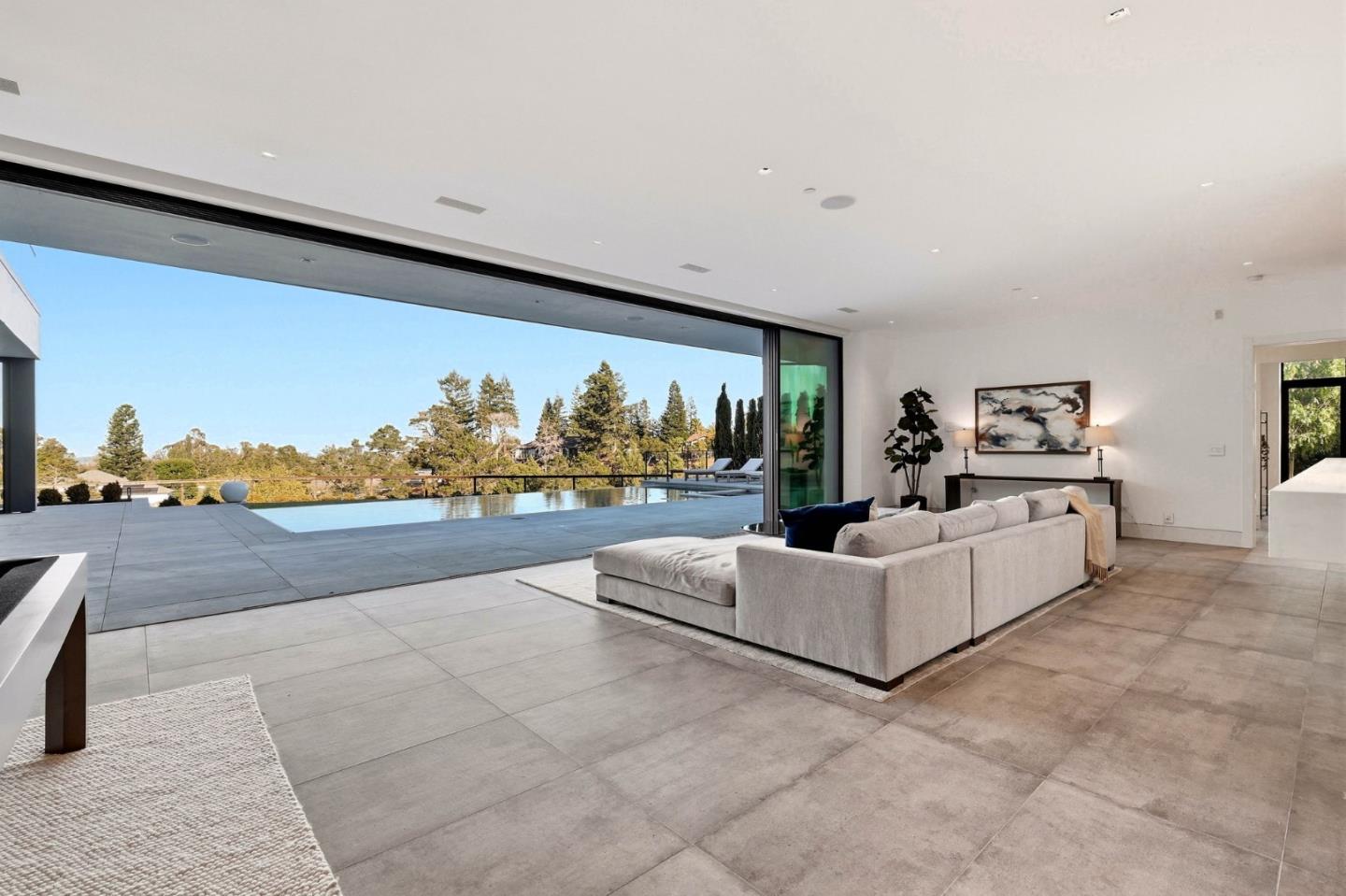 950 Macadamia DR