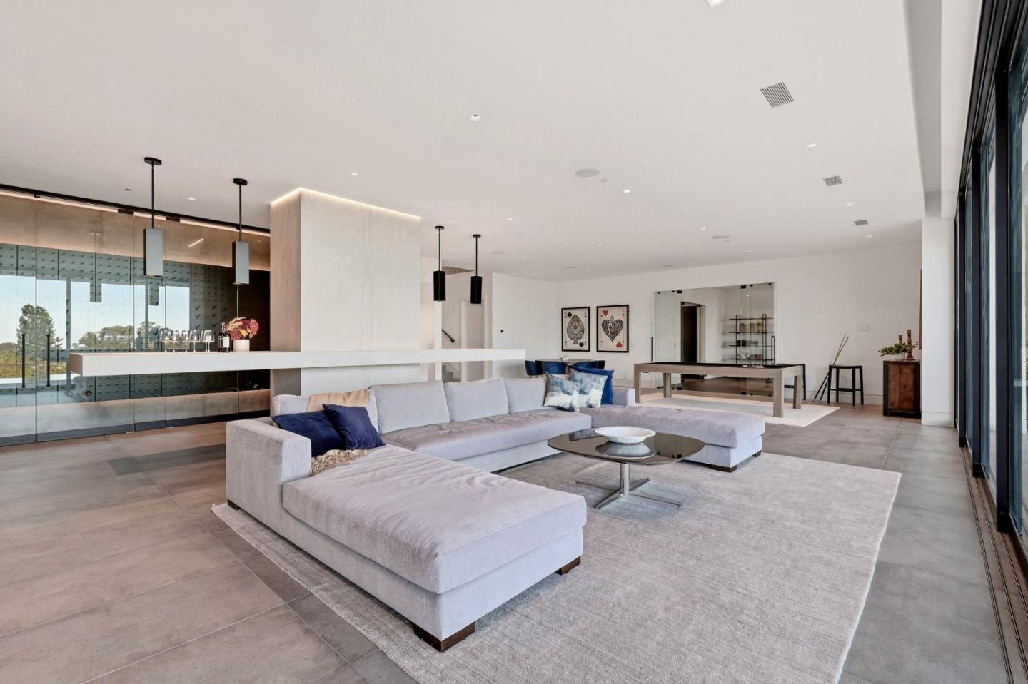 950 Macadamia DR