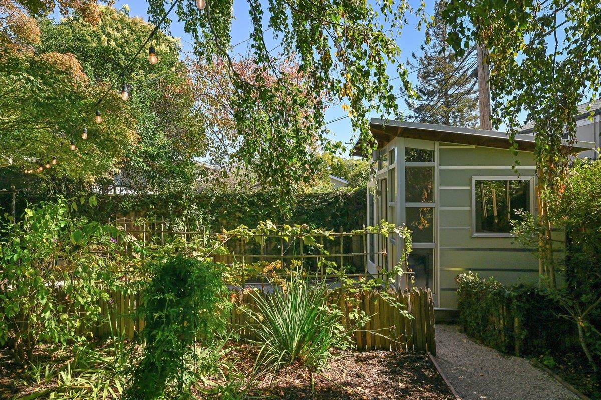 151 Louise LN