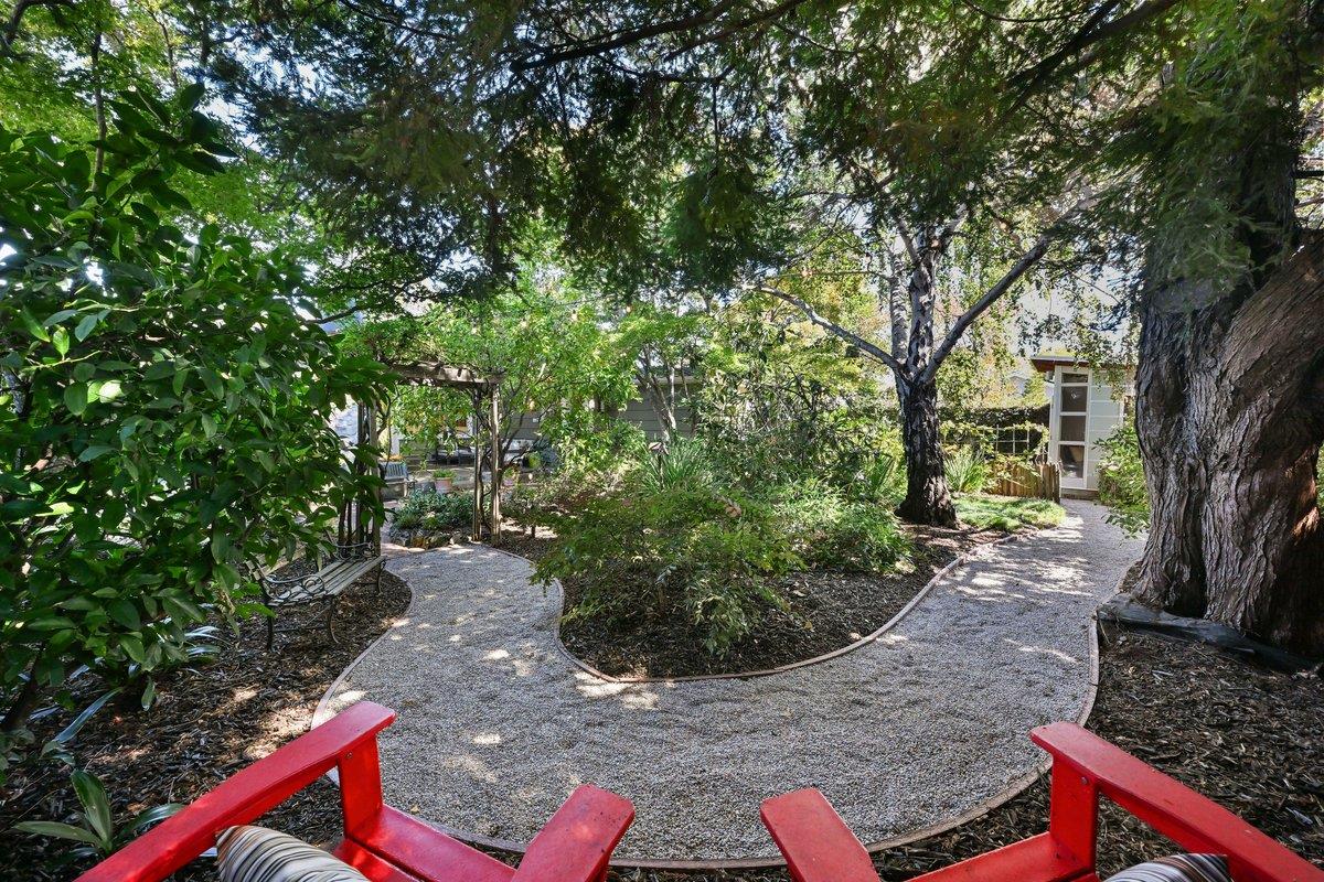 151 Louise LN