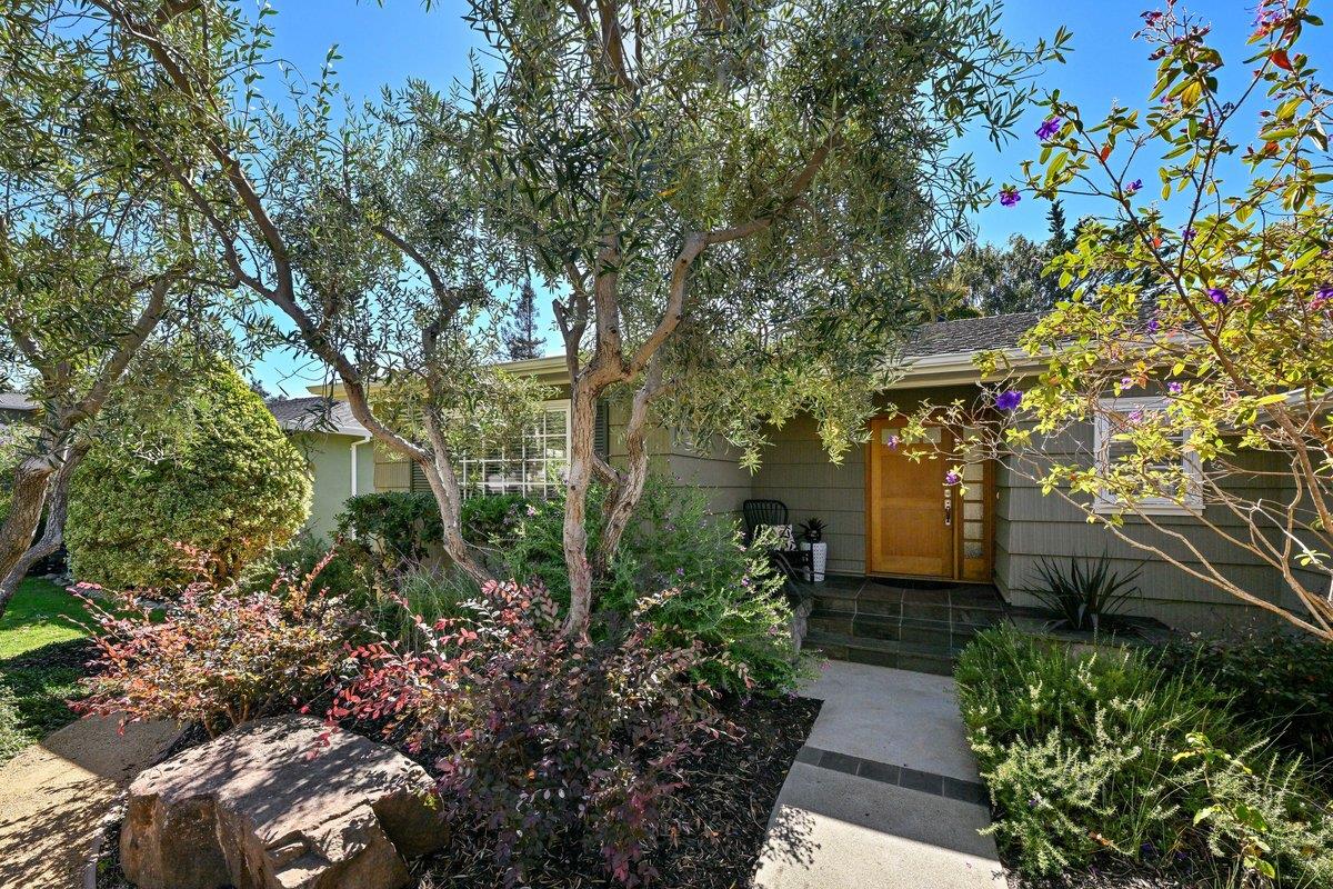 151 Louise LN