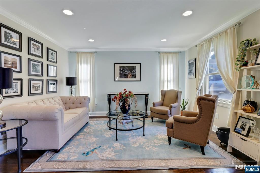 35 Franklin Avenue