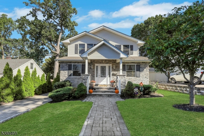 35 Franklin Ave