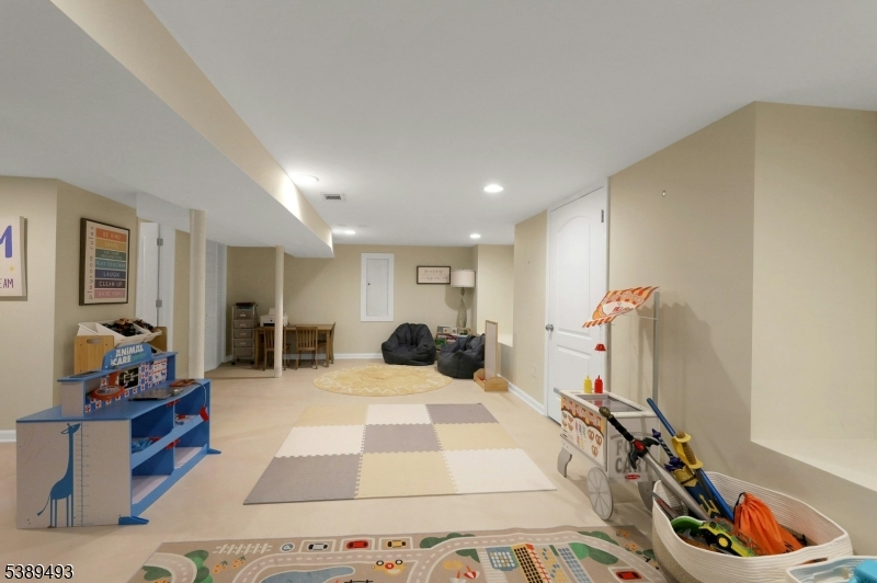 35 Franklin Ave