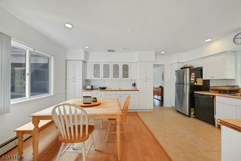 380 Ringwood Ave