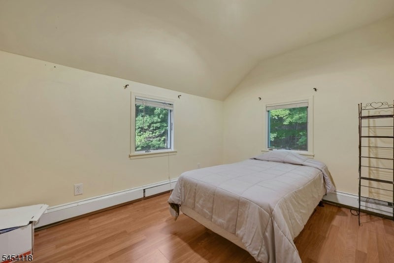 380 Ringwood Ave