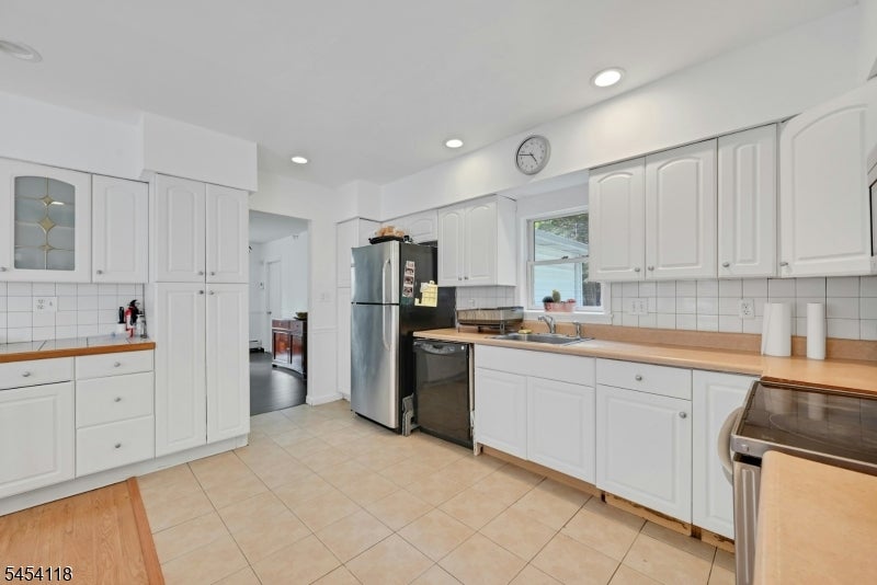 380 Ringwood Ave
