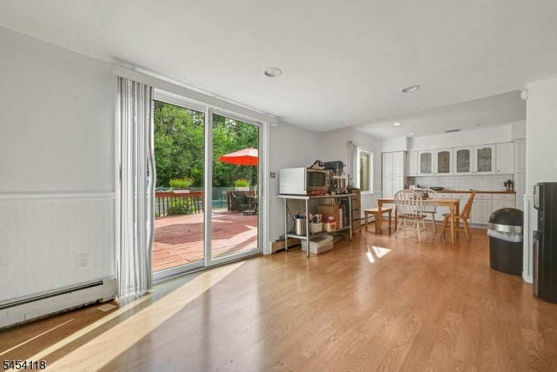 380 Ringwood Ave