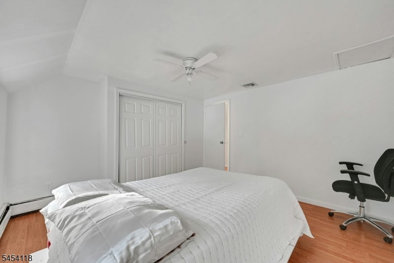 380 Ringwood Ave
