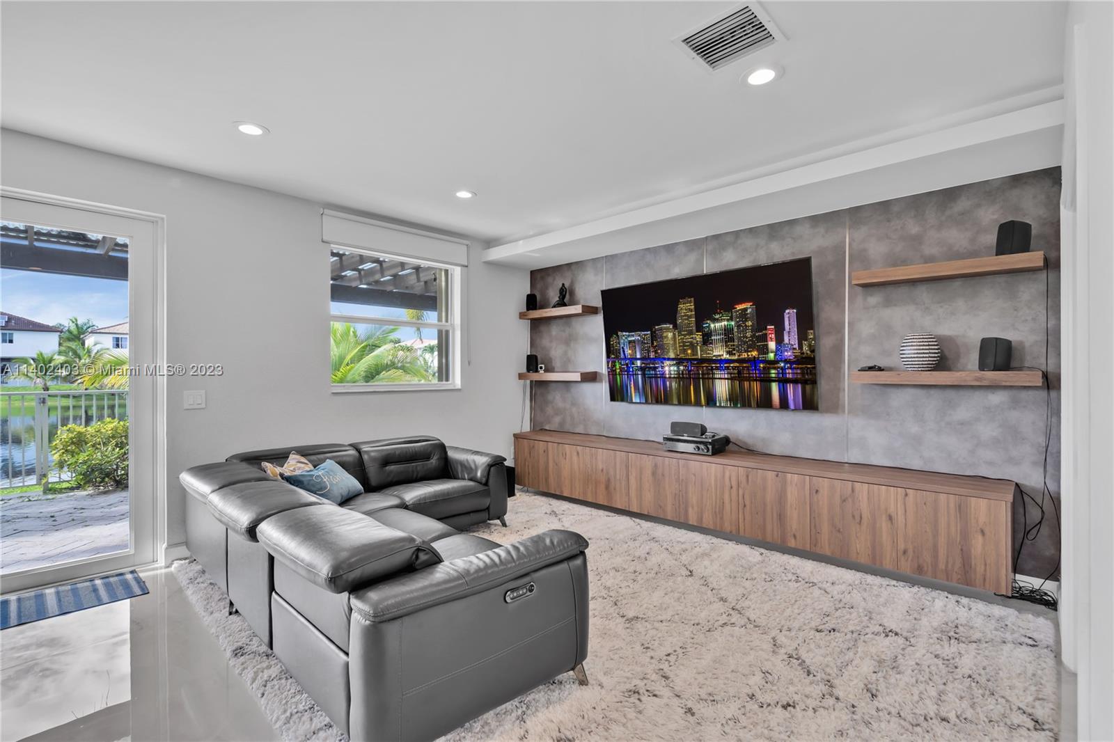 11257 NW 43rd Ter