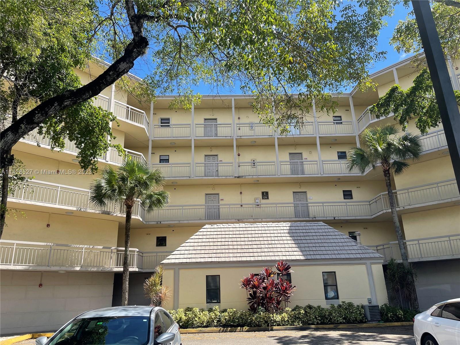 8290 Lake Dr # 516
