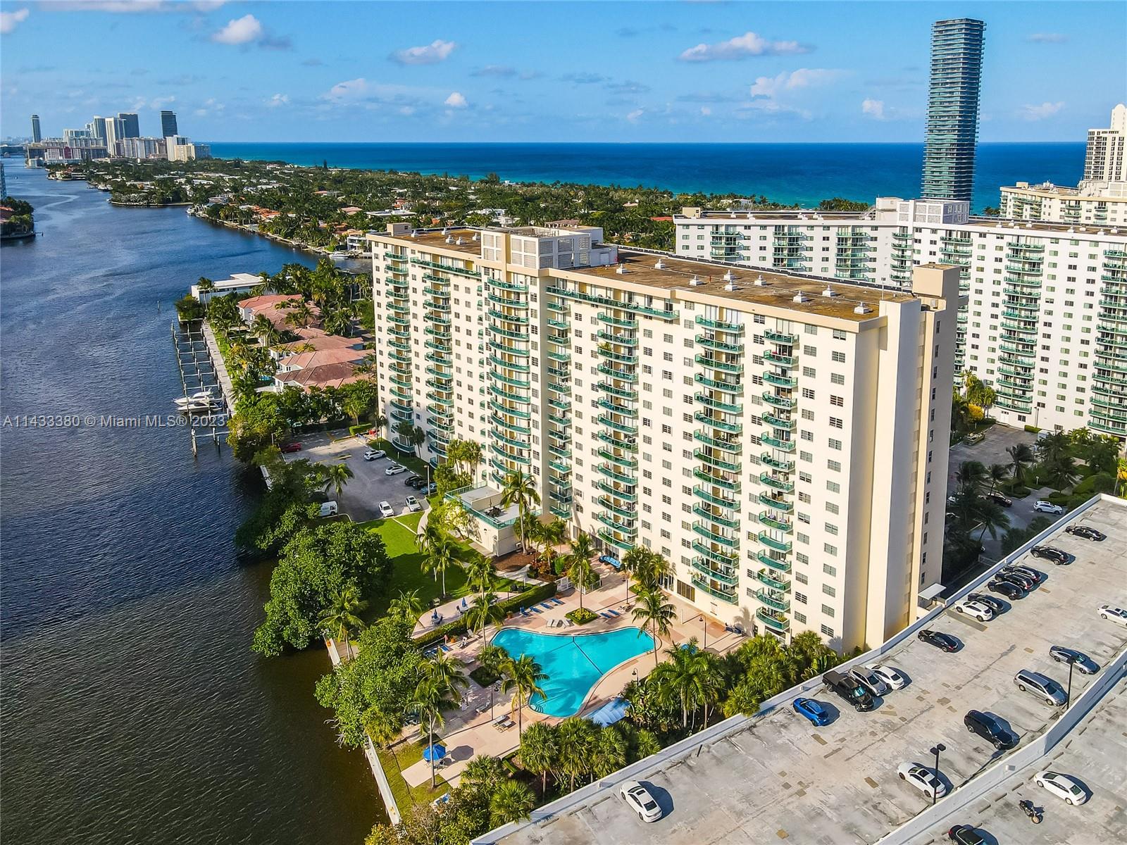 19390 Collins Ave # 118